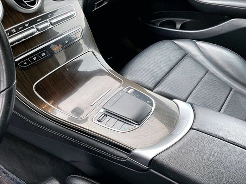 Used 2020 Mercedes-Benz GLC 300 4MATIC image 31