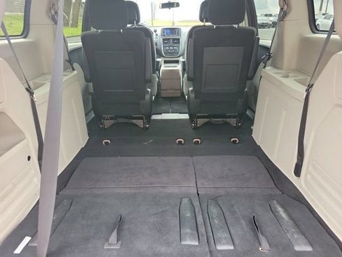 Used 2012 Dodge Grand Caravan SXT FWD image 10