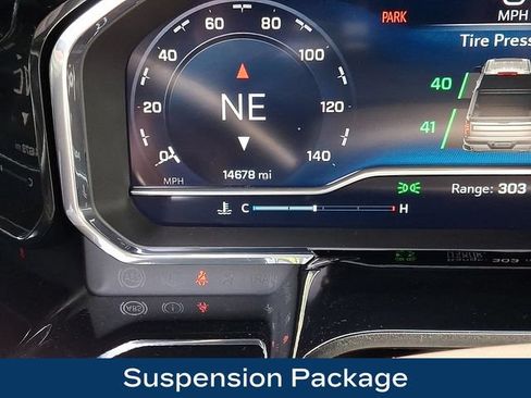 Used 2025 Chevrolet Silverado 1500 LT Trail Boss w/ LPO, Dark Essentials Package AWD/4WD image 7