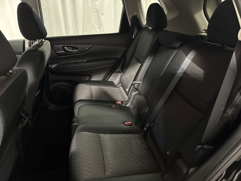 Used 2020 Nissan Rogue SV image 27