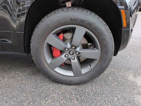 Used 2025 Land Rover Defender 130 X image 33