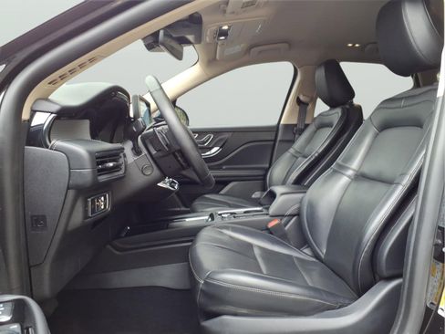 Used 2024 Lincoln Corsair AWD w/ Equipment Group 101A image 11
