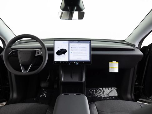 Used 2026 Tesla Model Y AWD image 35
