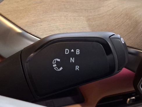 New 2025 Volkswagen ID. Buzz 1st Edition image 11