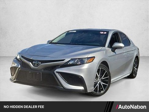 Used 2023 Toyota Camry SE FWD image 1