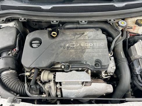 Used 2017 Chevrolet Cruze LS FWD image 27