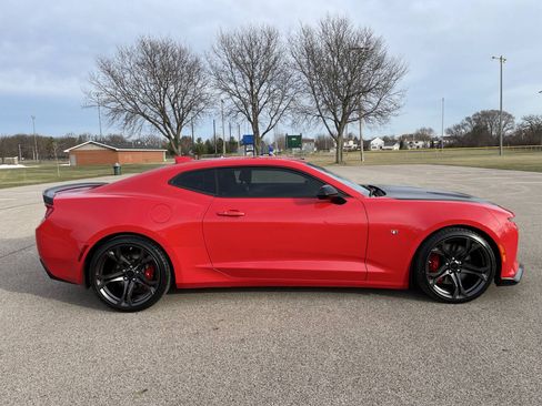 Used 2018 Chevrolet Camaro SS RWD image 30