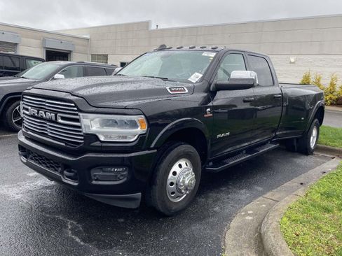 Used 2019 RAM 3500 Laramie image 3
