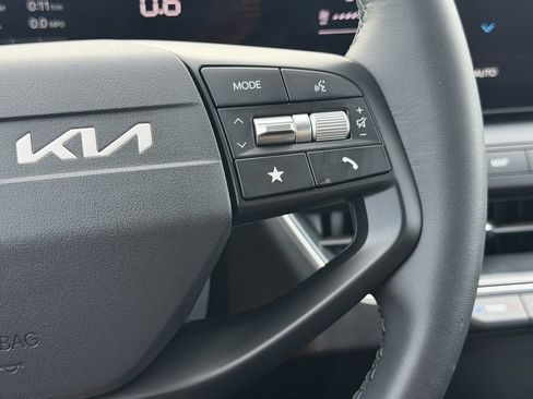 New 2026 Kia K4 EX FWD image 32