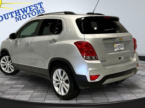 Used 2017 Chevrolet Trax Premier FWD image 5