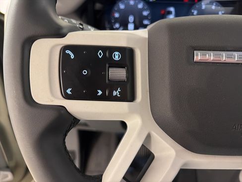 Used 2025 Land Rover Defender 110 S image 4