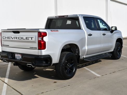 Used 2022 Chevrolet Silverado 1500 Custom Trail Boss w/ LPO, Dark Essentials Package image 5