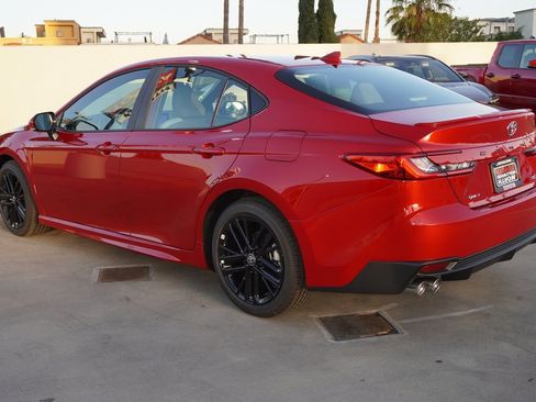 Used 2026 Toyota Camry SE image 4