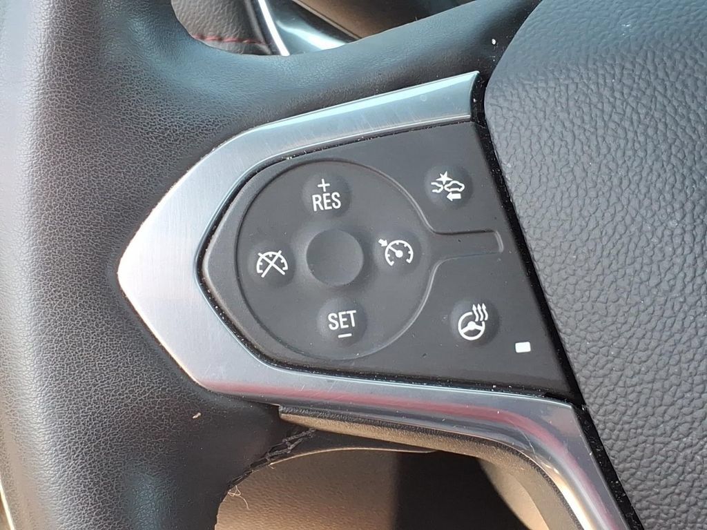 Used 2023 Chevrolet Traverse RS AWD/4WD image 17