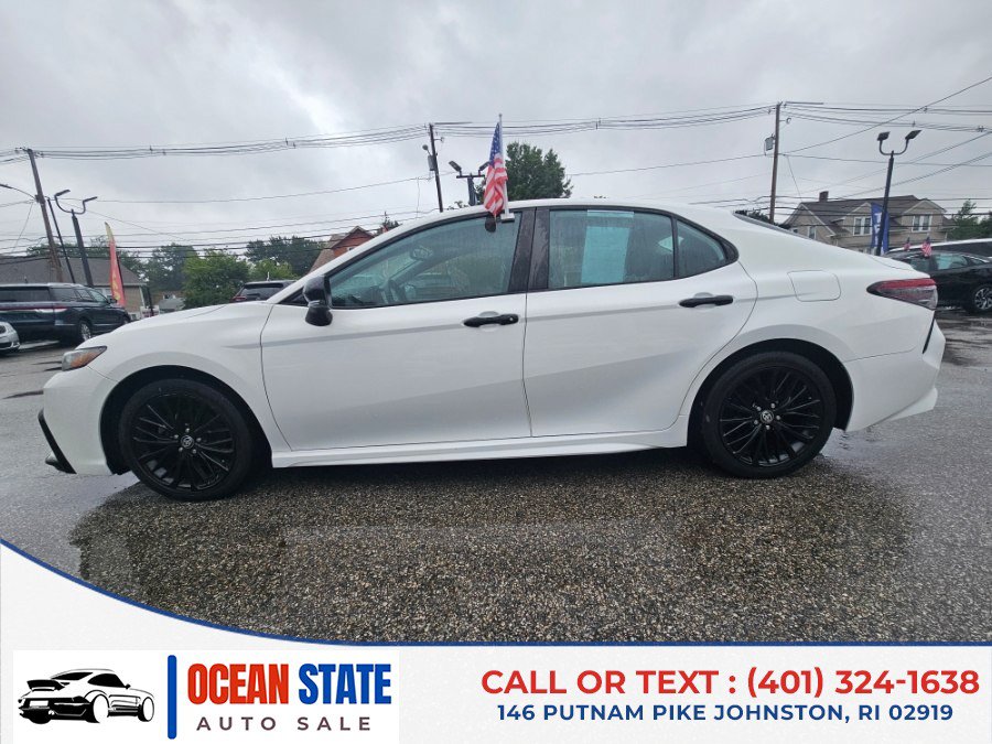 Used 2022 Toyota Camry SE w/ Convenience Package FWD image 2