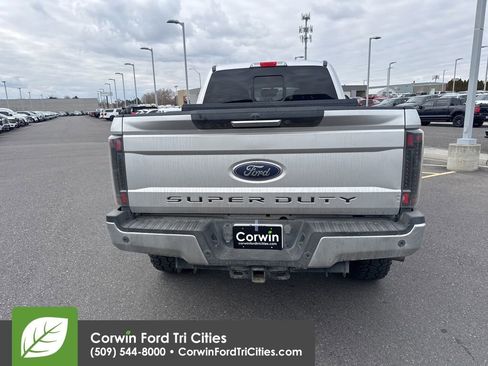 Used 2017 Ford F250 Lariat w/ Chrome Package image 10
