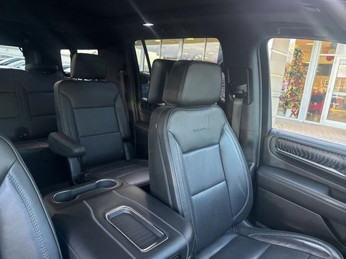 Used 2024 GMC Yukon XL Denali w/ Denali Reserve Package image 37
