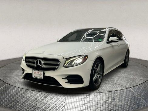 Used 2017 Mercedes-Benz E 400 4MATIC Wagon image 4