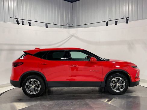 Used 2025 Chevrolet Blazer LT AWD/4WD image 10