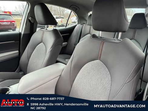 Used 2020 Toyota Camry LE w/ Convenience Package image 8