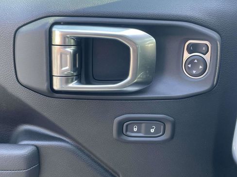 New 2025 Jeep Gladiator Sport image 29