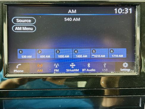 Used 2020 Nissan Rogue SV image 14