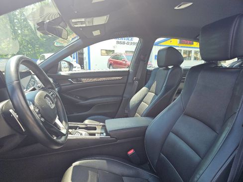 Used 2018 Honda Accord Sport image 14