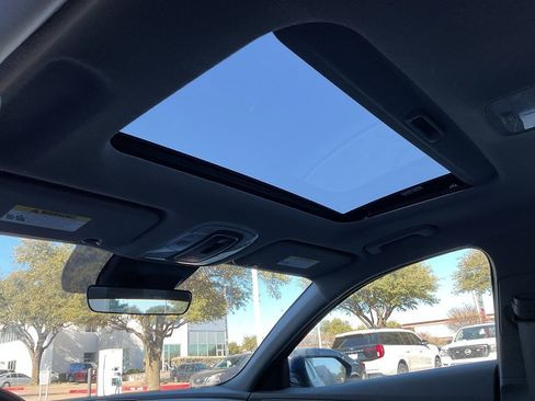 Used 2025 Hyundai Elantra SEL image 19