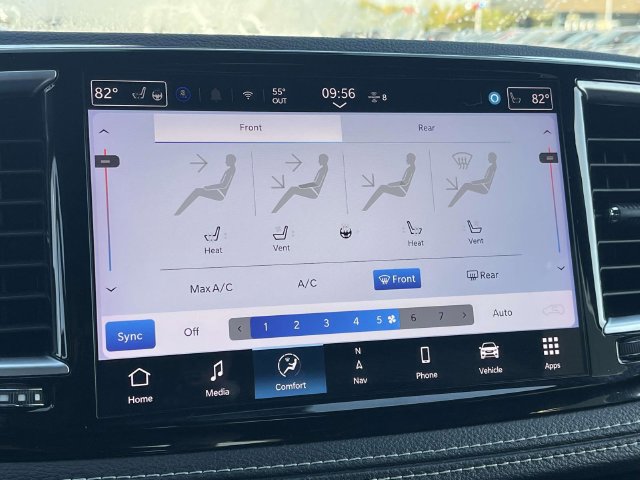 Used 2025 Chrysler Pacifica Limited FWD image 34