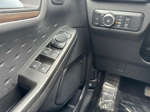 Used 2020 Ford Escape Titanium AWD/4WD image 29
