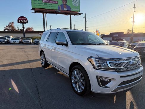 Used 2018 Ford Expedition Platinum image 4
