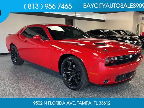 Used 2015 Dodge Challenger R/T w/ Quick Order Package 22B R/T RWD image 1
