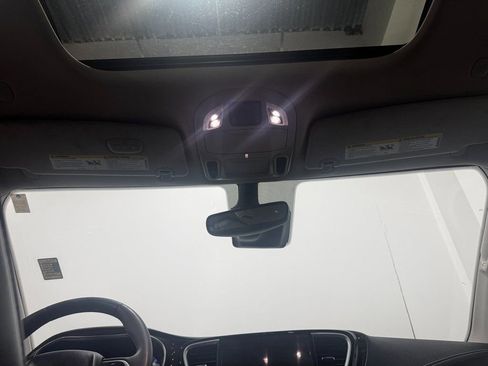 Used 2023 Chrysler Pacifica Limited image 33