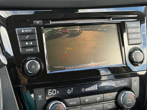 Used 2019 Nissan Rogue SV AWD/4WD image 28
