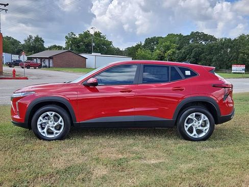 New 2026 Chevrolet Trax LS w/ LS Convenience Package FWD image 41