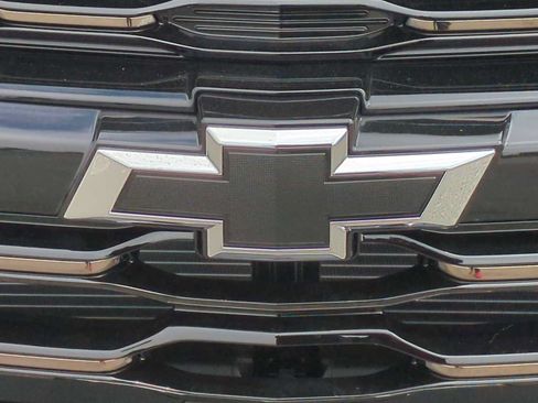 New 2026 Chevrolet Trax ACTIV w/ Sunroof Package FWD image 8