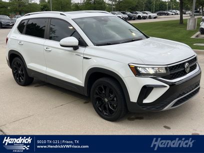 Used 2023 Volkswagen Taos SE w/ Panoramic Sunroof Package