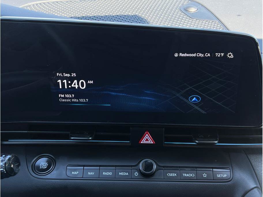 Used 2025 Hyundai Elantra SEL FWD image 13