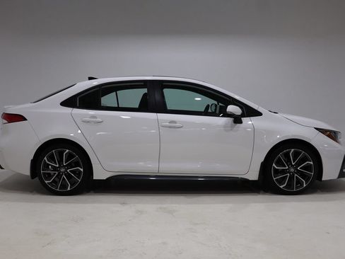 Used 2022 Toyota Corolla SE w/ SE Premium Package FWD image 8