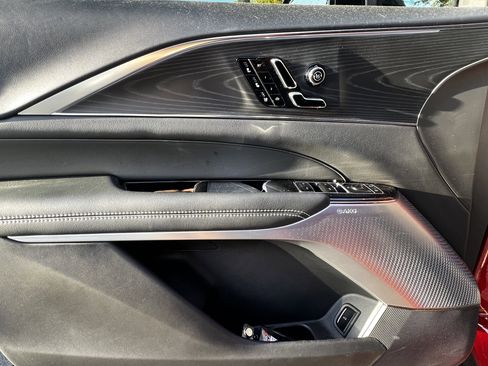 Used 2025 Cadillac Lyriq Sport image 13