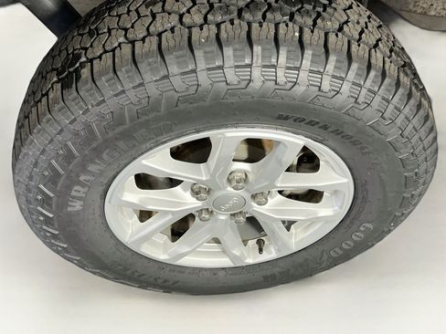 Used 2023 Jeep Gladiator Sport AWD/4WD image 30