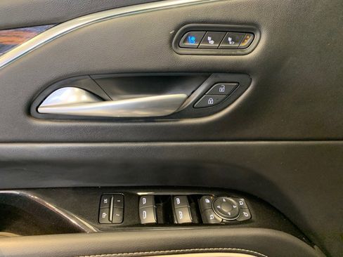 Used 2023 Cadillac Escalade Premium Luxury w/ Performance Package AWD/4WD image 17