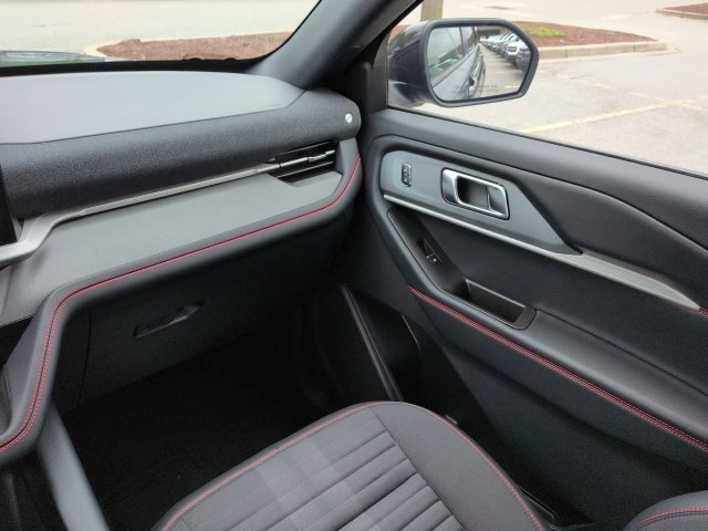 New 2026 Ford Explorer Active w/ Active Comfort Package RWD image 17