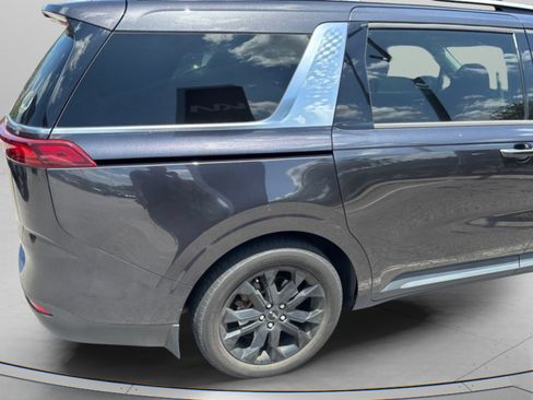 Used 2022 Kia Carnival SX FWD image 3