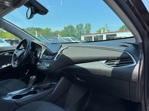 Used 2016 Chevrolet Malibu LT FWD image 19