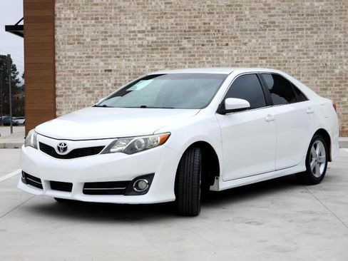 Used 2012 Toyota Camry SE image 14
