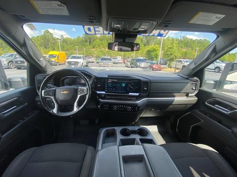 Used 2025 Chevrolet Silverado 2500 LT AWD/4WD image 25