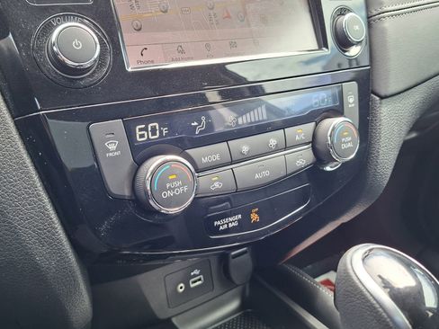Used 2020 Nissan Rogue SL FWD image 15