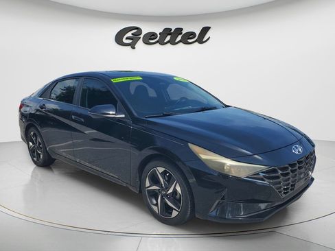Certified 2021 Hyundai Elantra SEL w/ Convenience + Premium Package FWD image 3