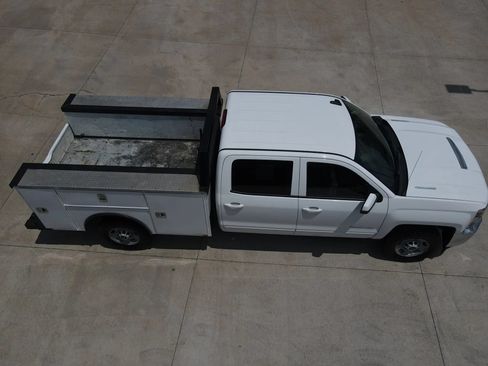 Used 2018 Chevrolet Silverado 2500 LT AWD/4WD image 56